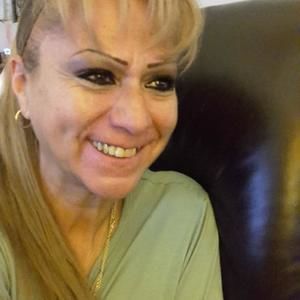 Meet your Posher, Dolores